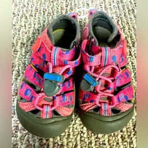 Keen Sandal water shoes size 8